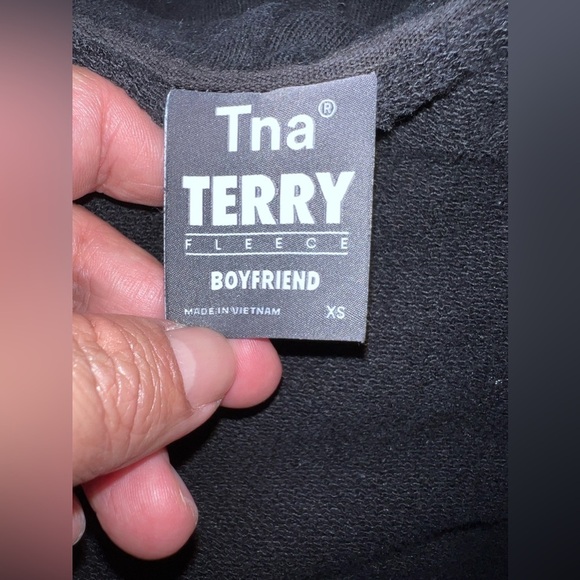 TNA Aritzia Sweatshirt Hoodie Cozy Fleece Boyfriend Boxy Zip Black Pockets - Picture 8 of 10